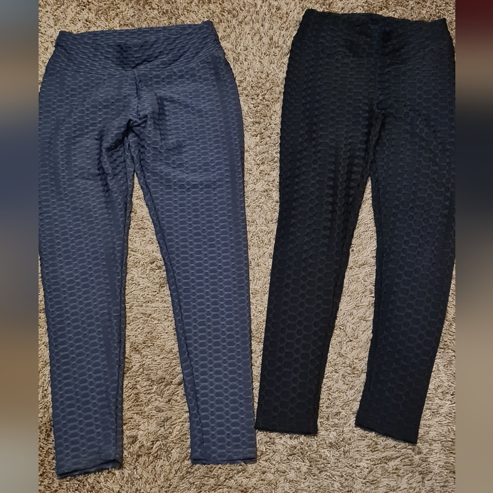 Textured Gray and Black Yoga Leggings | Preowned | M & L